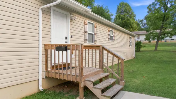 914 Renfrow AVE, West Plains, MO 65775