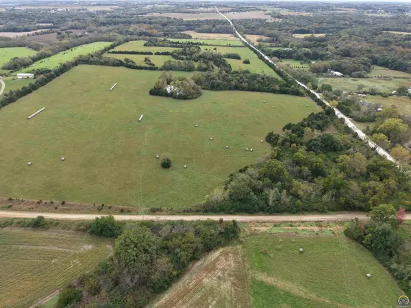 10550 U4 RD, Hoyt, KS 66440