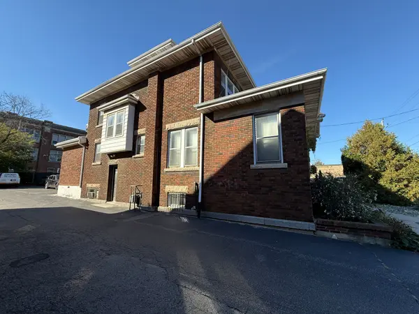 826 Main ST E, Hamilton, ON L8M 1L6
