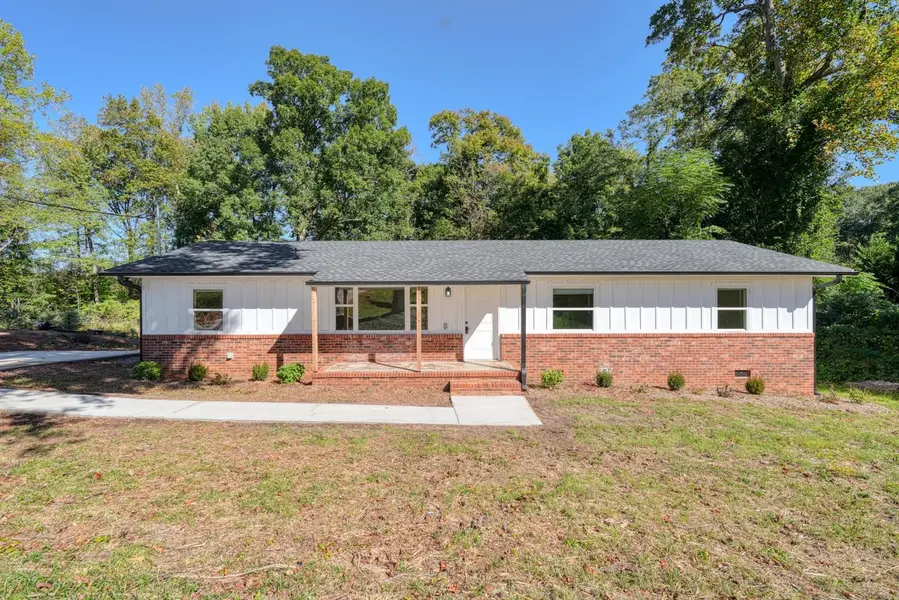 1935 Old Grove RD, Piedmont, SC 29673
