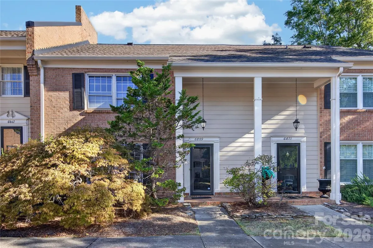 6869 Dumbarton DR, Charlotte, NC 28210