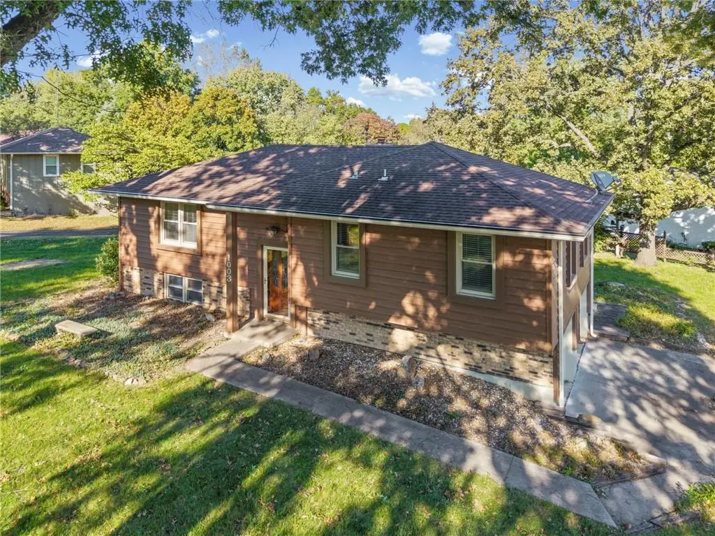 1003 N Garner ST, Richmond, MO 64085