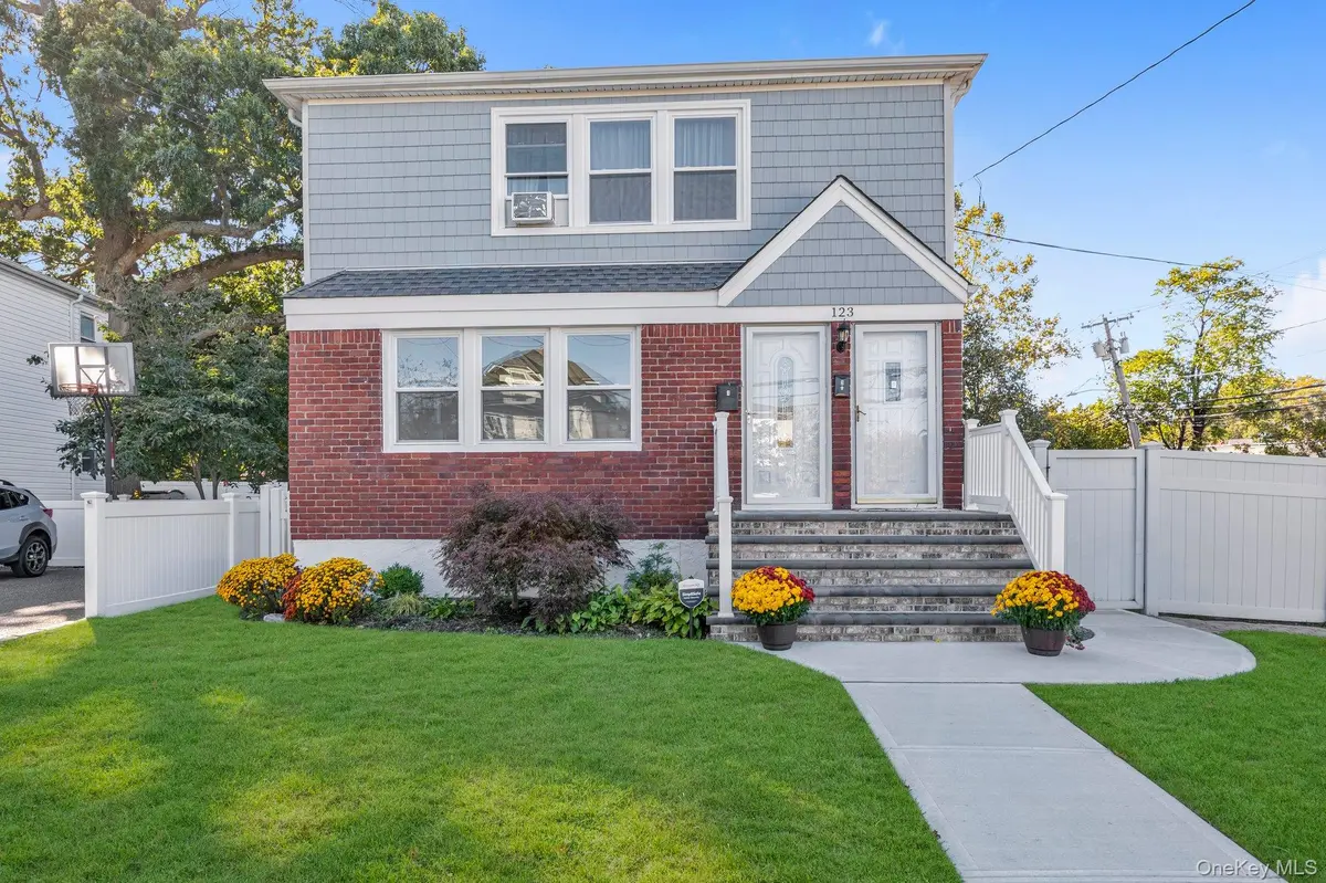 123 Denton AVE, Lynbrook, NY 11563