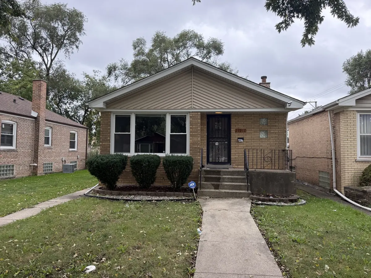 12312 S May ST, Calumet Park, IL 60827