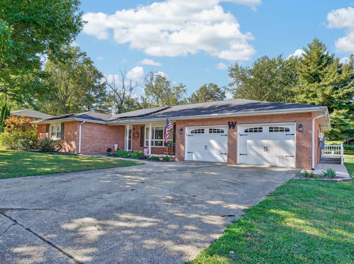 303 Cherry Hill DR, Mount Carmel, IL 62863