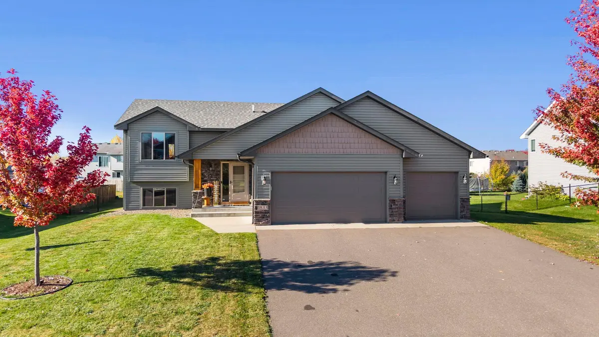 1833 Lincoln ST, Cambridge, MN 55008