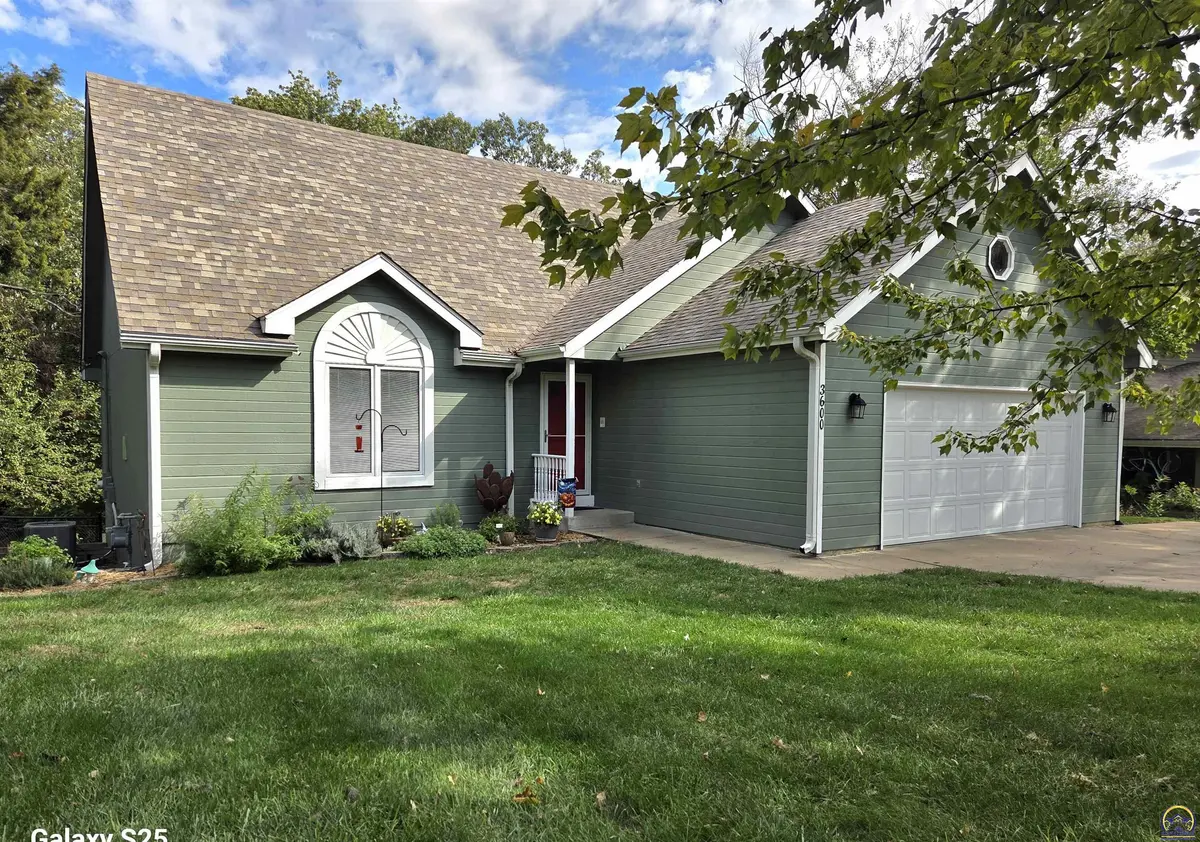 3600 SE Hackberry DR, Topeka, KS 66605