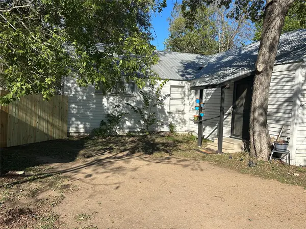 1107 Pine ST, Bastrop, TX 78602