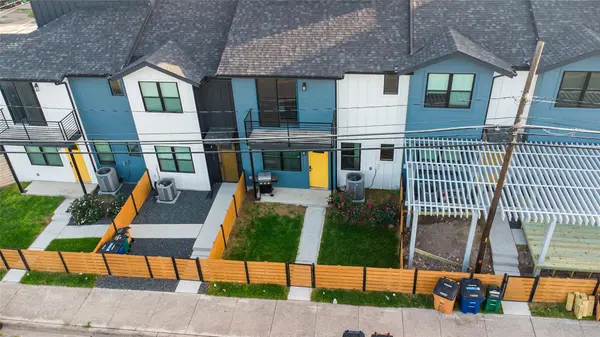 1021 E Saint Johns Ave, Austin, TX 78752