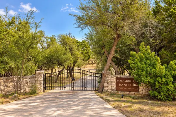857 Cherry Bark LN, Dripping Springs, TX 78620