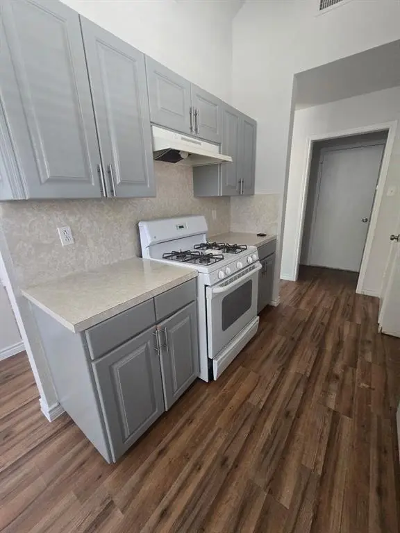 1019 San Jacinto ST, Lockhart, TX 78644