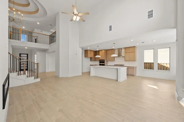 513 Lightstone DR, Georgetown, TX 78633