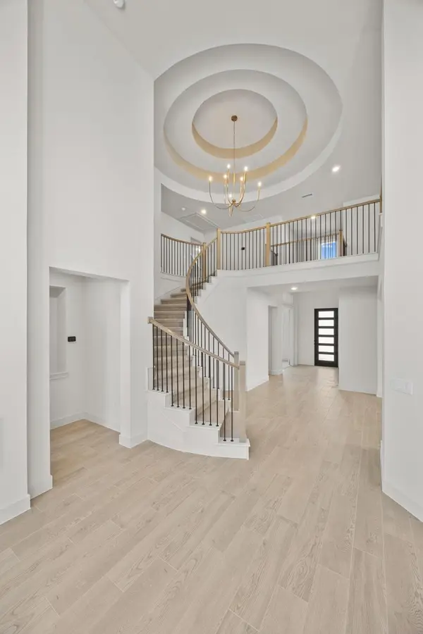 513 Lightstone DR, Georgetown, TX 78633