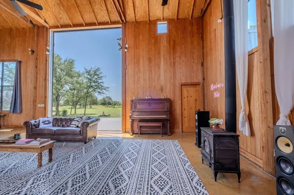 997 Big Sandy RD, Johnson City, TX 78636