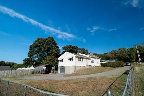 6810 King Hill Avenue AVE, St Joseph, MO 64504
