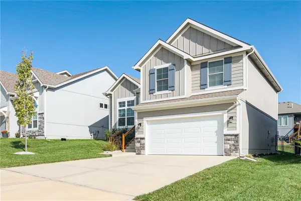 16148 Giorgia ST, Parkville, MO 64152