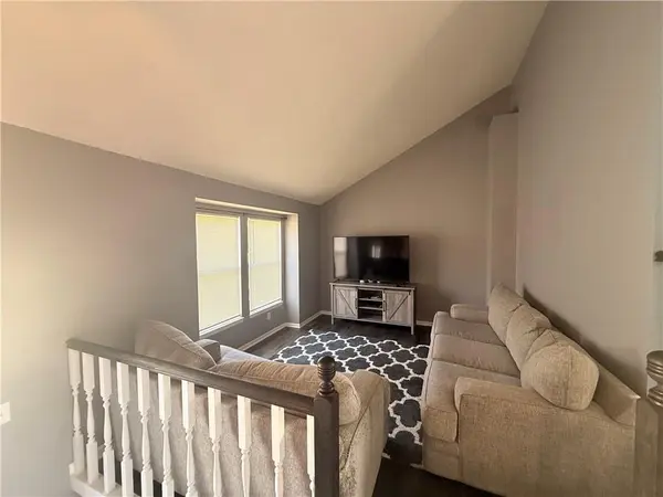 905 Village ST, Leavenworth, KS 66048
