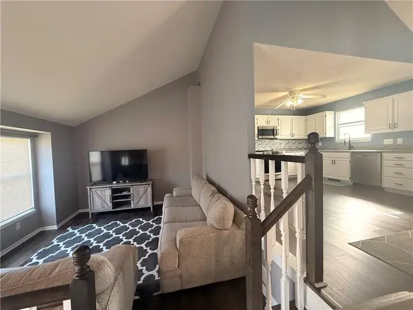905 Village ST, Leavenworth, KS 66048