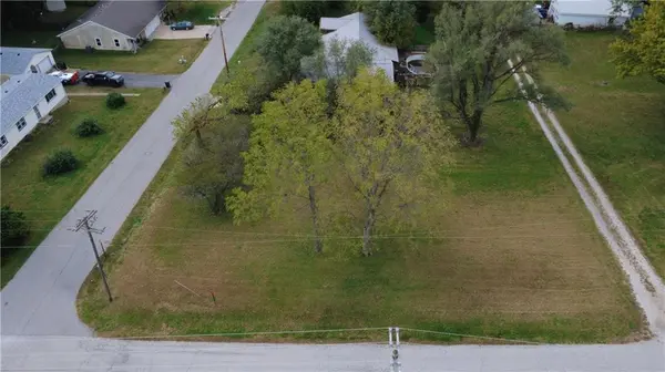 Harrington ST, Dearborn, MO 64439
