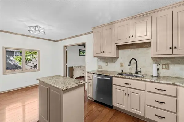 1003 N Garner ST, Richmond, MO 64085