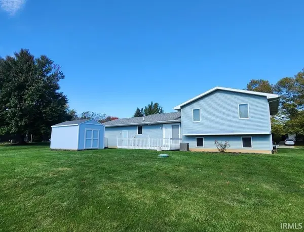 1879 E Springfield DR, Warsaw, IN 46580