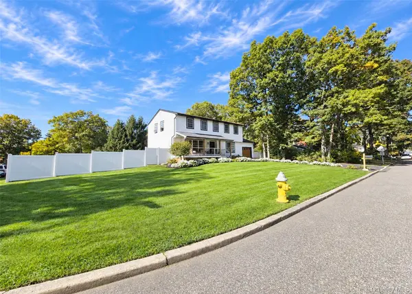 29 Rolling Hills DR, Ridge, NY 11961