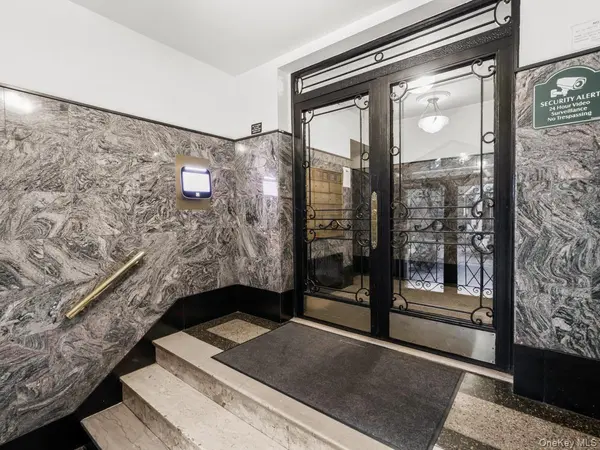 68-36 Burns #D3, Forest Hills, NY 11375
