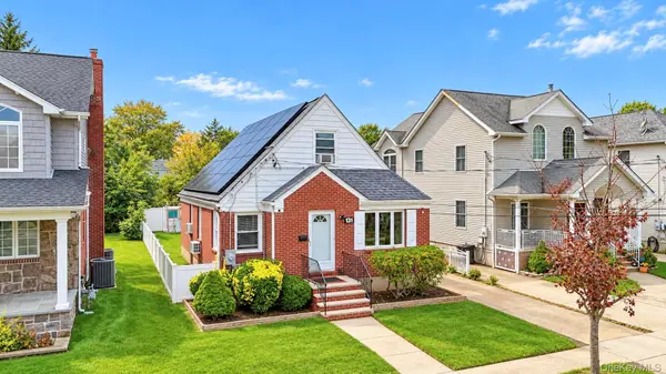 131 N 5th ST, New Hyde Park, NY 11040