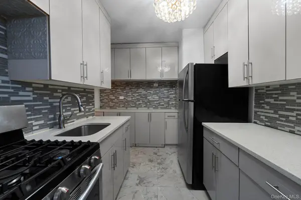 84-31 Van Wyck Expressway Van Wyck Expressway EXPY #2B, Briarwood, NY 11435