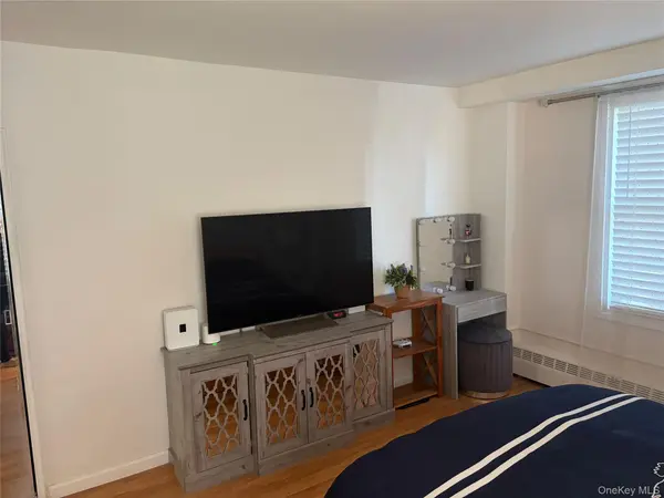 97-10 62nd DR #5j, Rego Park, NY 11374