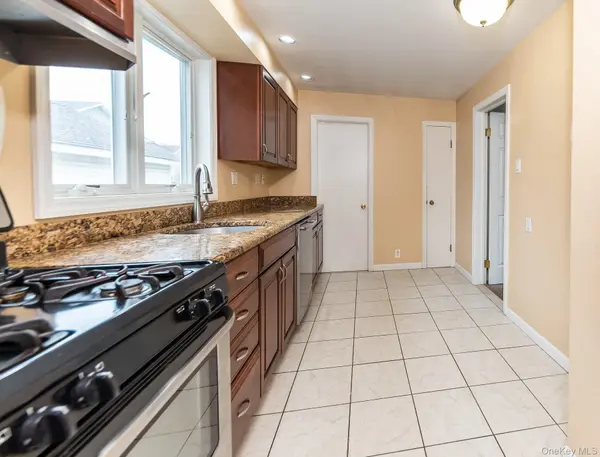 5 Lewis Place #1st Floor, Lynbrook, NY 11563