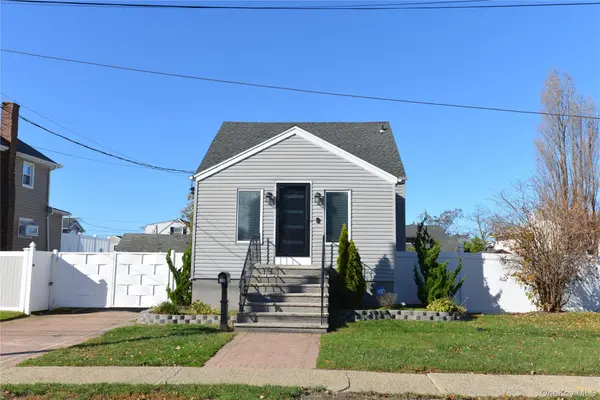 588 Miller AVE, Freeport, NY 11520