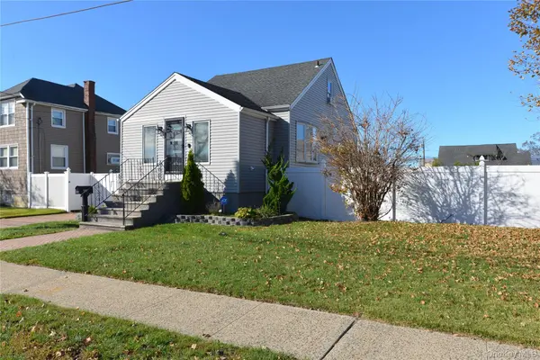 588 Miller AVE, Freeport, NY 11520