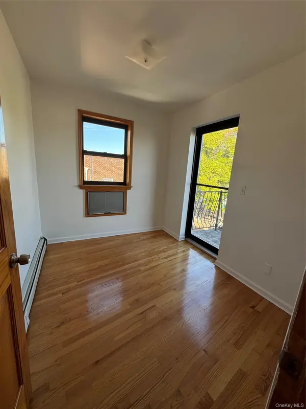 71-16 66th DR #4, Middle Village, NY 11379