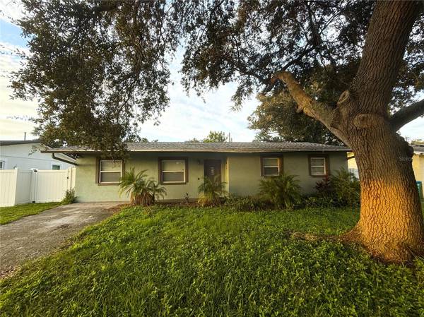 11083 VALENCIA AVE, Seminole, FL 33772