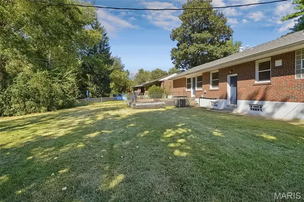 67 S Floridale DR, St Louis, MO 63135