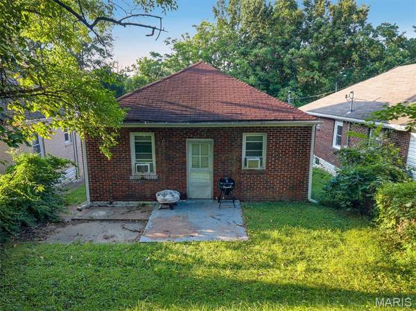 4608 June AVE, St Louis, MO 63121