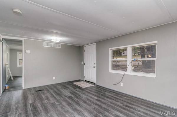 31000 Nodaway DR, Lebanon, MO 65536