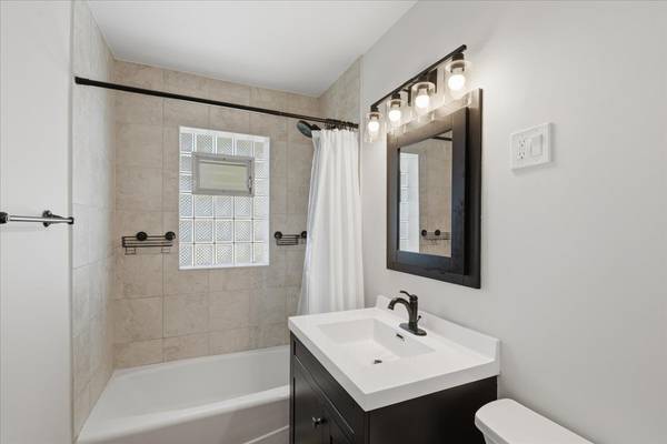 460 S Cherry ST, Itasca, IL 60143