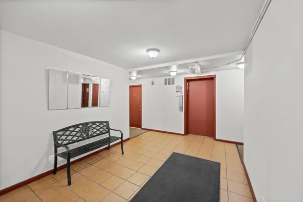 7255 N RIDGE BLVD #303, Chicago, IL 60645