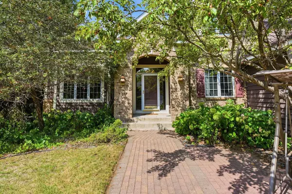 1659 Lakeland CIR, Centerville, MN 55038