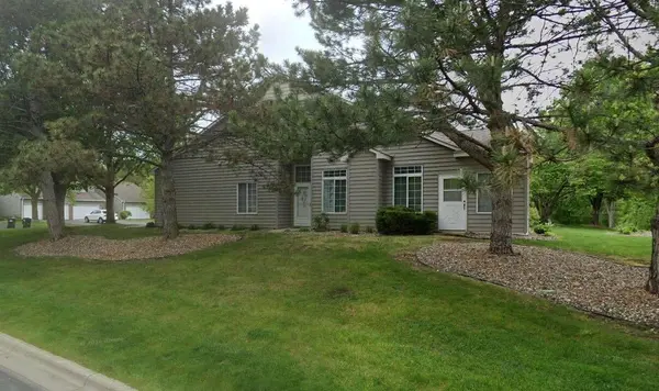 2488 Lockwood DR #10, Mendota Heights, MN 55120