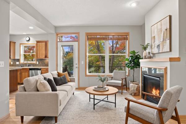 10739 Falling Water LN #A, Woodbury, MN 55129