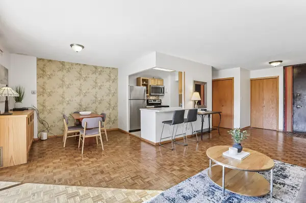 410 Groveland AVE #305, Minneapolis, MN 55403