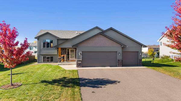1833 Lincoln ST, Cambridge, MN 55008