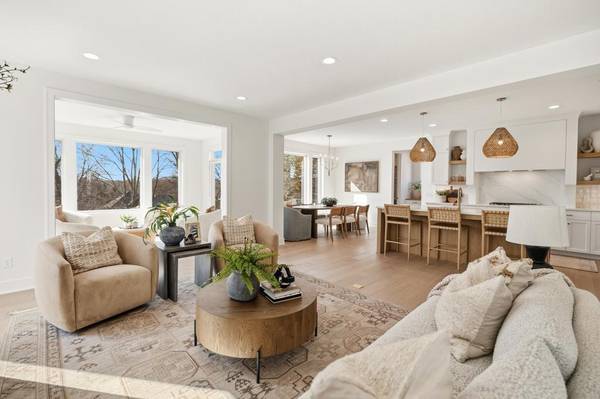 11184 Johnson RDG, Eden Prairie, MN 55347