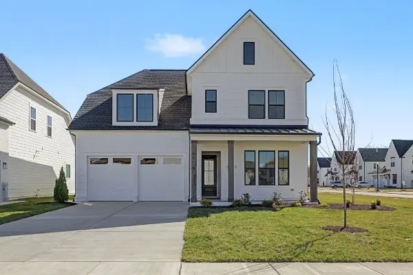 5726 Lennis Ln, Murfreesboro, TN 37129