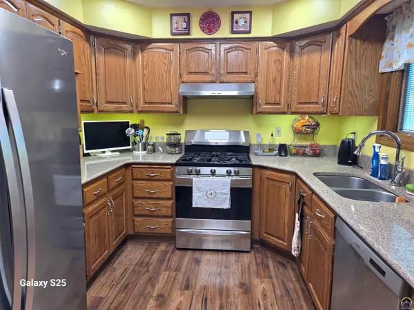 3600 SE Hackberry DR, Topeka, KS 66605