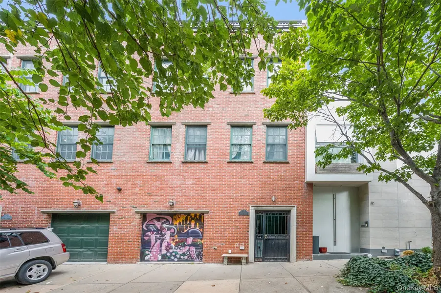 15 Evans ST, Brooklyn, NY 11201