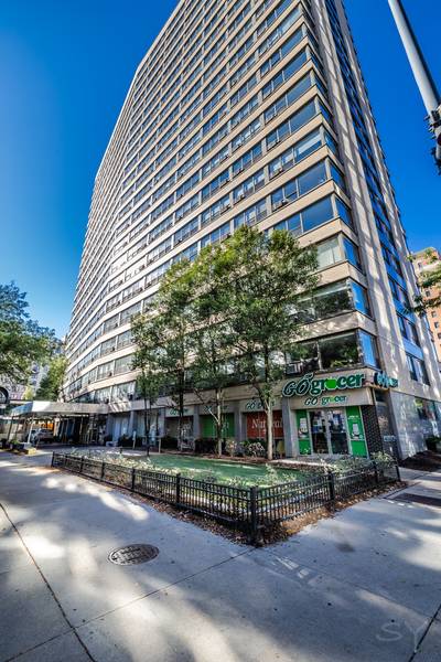 2930 N Sheridan RD #505, Chicago, IL 60657